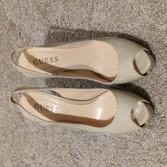 Talons Guess Nude à Bout Ouvert - Taille 8.5 US - Cuir Verni - Occasion